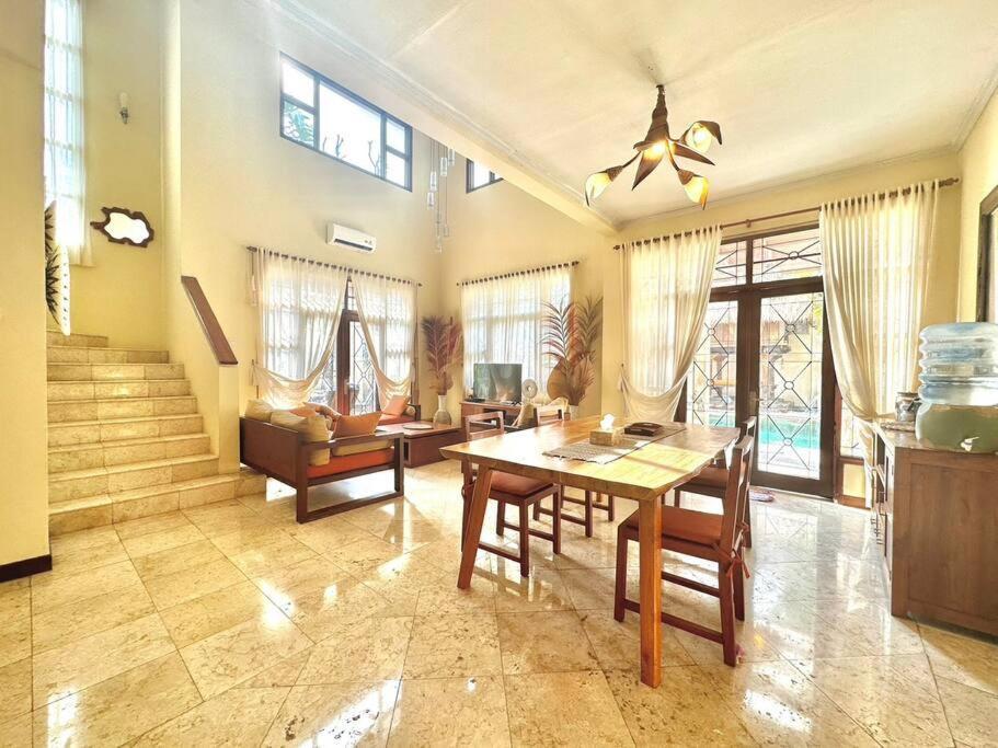 Villa Kuta 5br Private Pool ,near Airport,