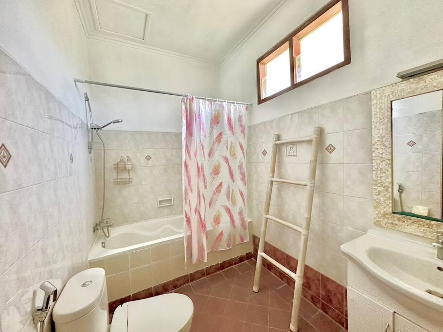 Kuta 5br Private Pool ,near Airport, Villa *